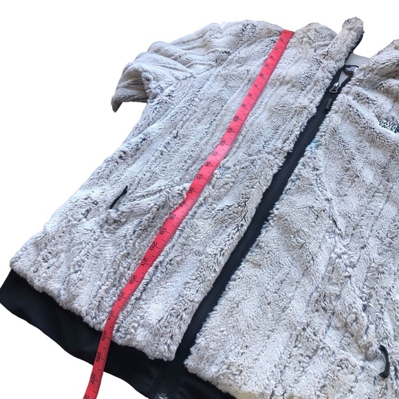 The North Face size  faux fur jacket/ grayish silver color~women’s sz L - Picture 3 of 11